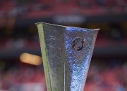 开云体育-特鲁瓦权杖取得胜利，欧冠12强风头正劲