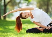 开云体育官方网站-赛道与球场，当F1争冠之夜遇见浓眉的统治力