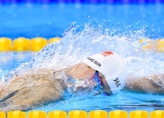 开云体育官方网站-赛道上的独舞者，F1街道赛之夜，乔治·拉塞尔如何定义巨星价值