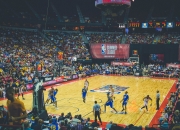 开云APP-赛道逆袭，阿斯顿马丁如何翻盘红牛二队，维斯塔潘惊艳四座