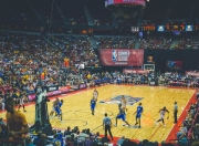 开云APP-赛道逆袭，阿斯顿马丁如何翻盘红牛二队，维斯塔潘惊艳四座