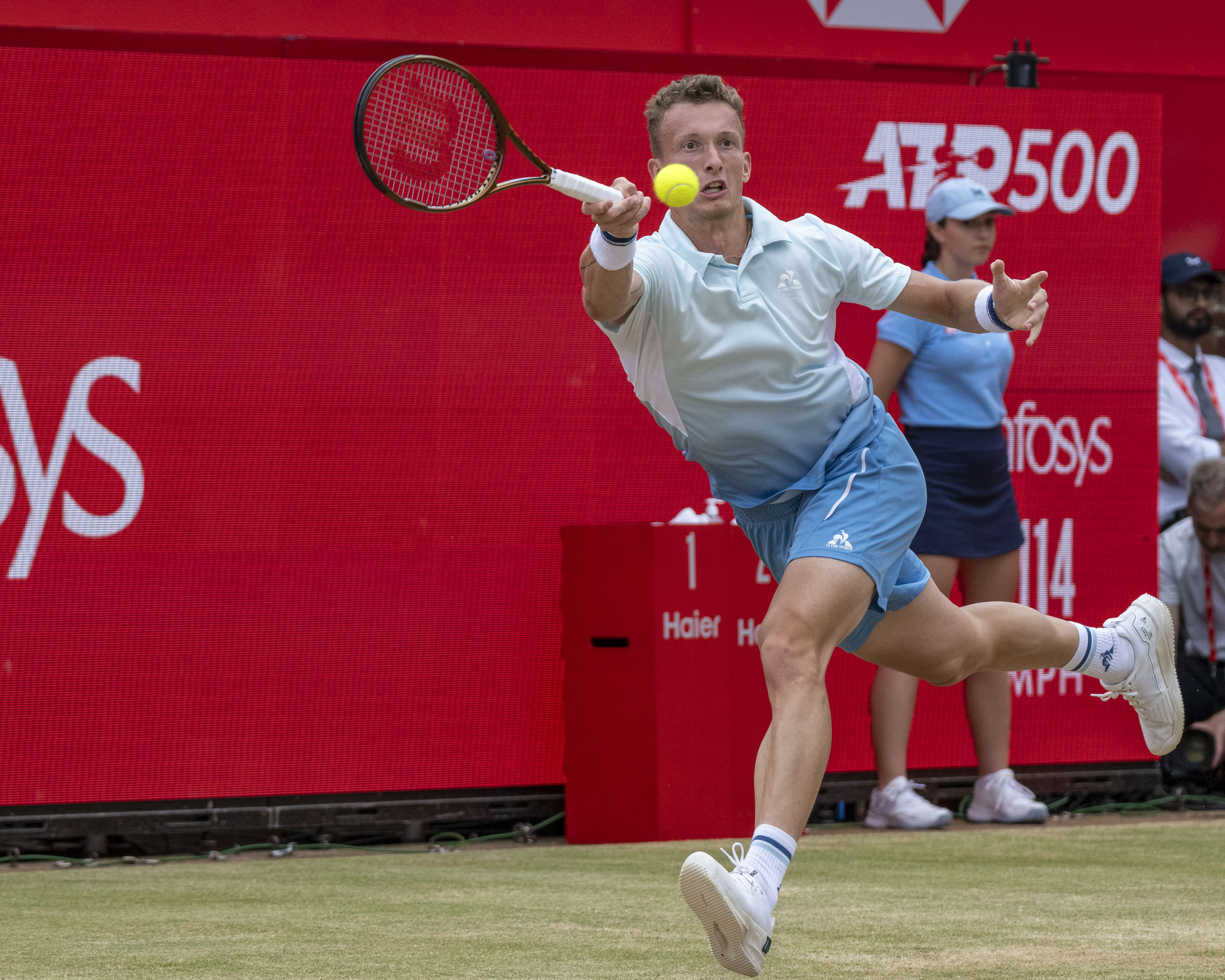 美国网球队险胜英国网球队,阿尔卡拉斯制霸全场 美国网球队险胜英国网球队,阿尔卡拉斯制霸全场