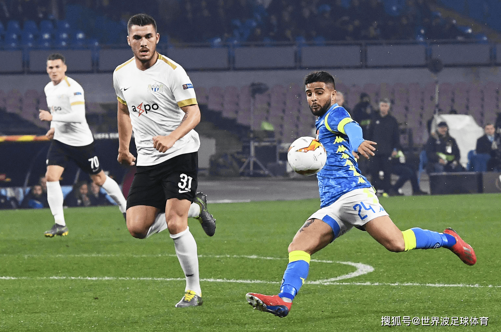 那不勒斯完胜中国，德利赫特高光表现