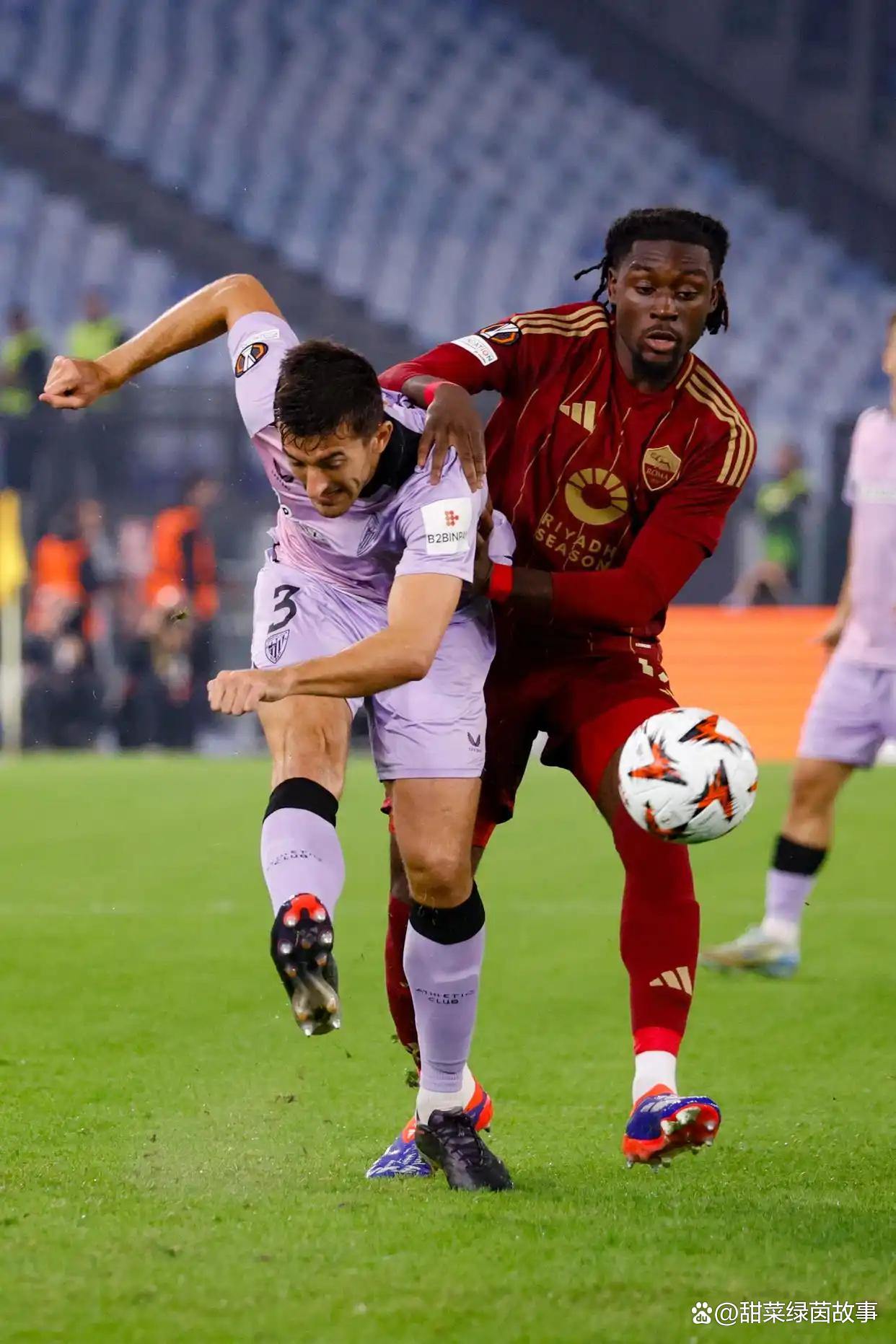 意甲赛场战火重燃,球员奋力拼搏 意甲赛场战火重燃,球员奋力拼搏