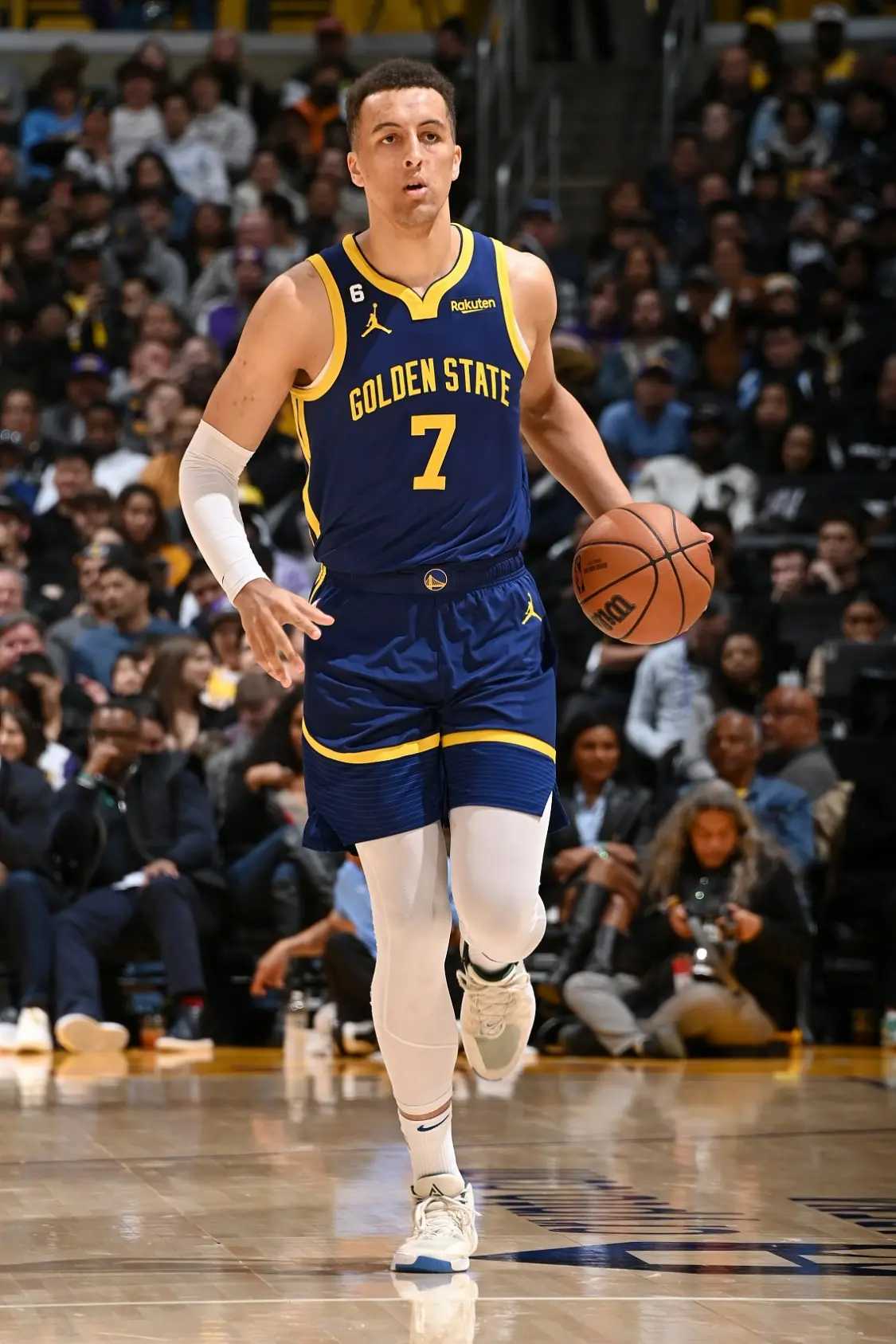 爵士豪胜奇才,米切尔终结低迷状态 爵士豪胜奇才,米切尔终结低迷状态