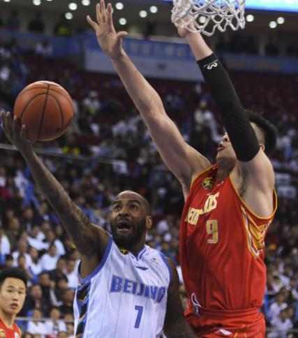 关于尼斯外援表现出色,帮助球队获胜的信息 关于尼斯外援表现出色,帮助球队获胜的信息