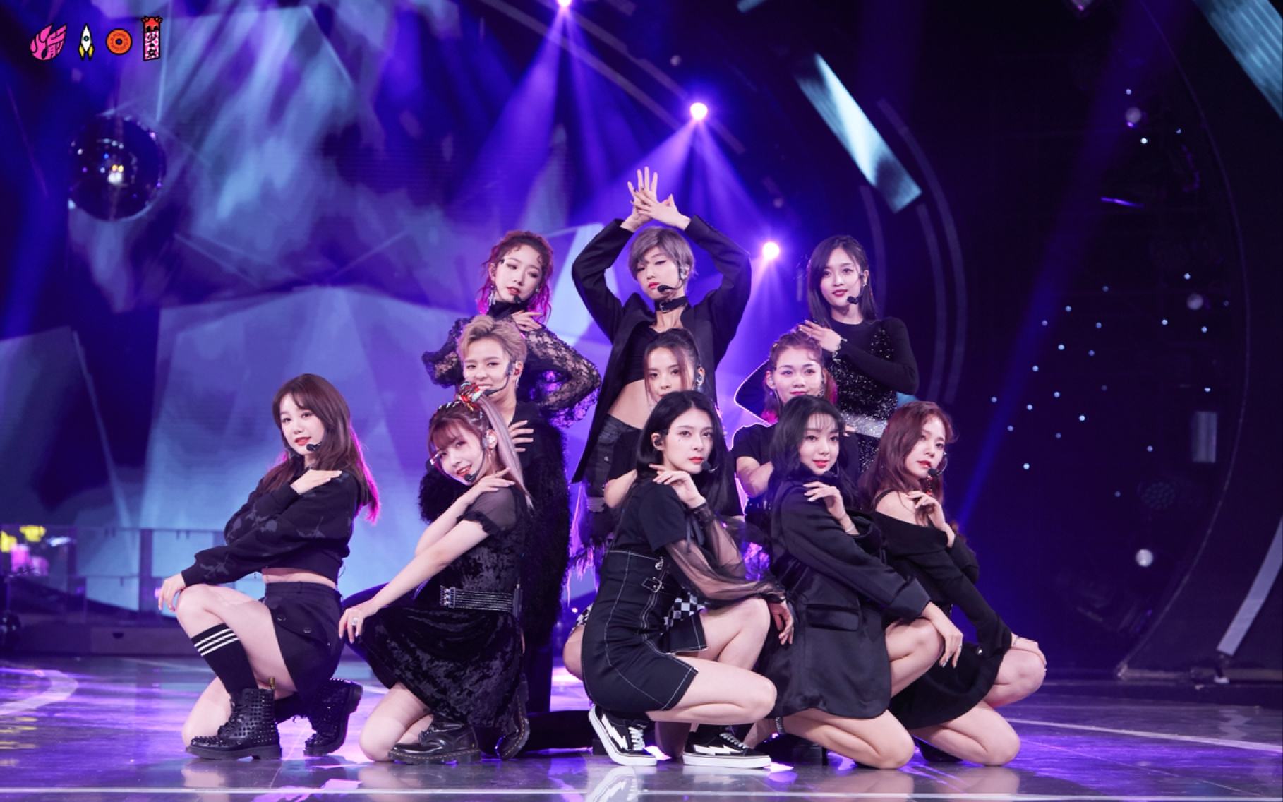 火箭少女101成员现场观赛,欢乐氛围满满 火箭少女101成员现场观赛,欢乐氛围满满