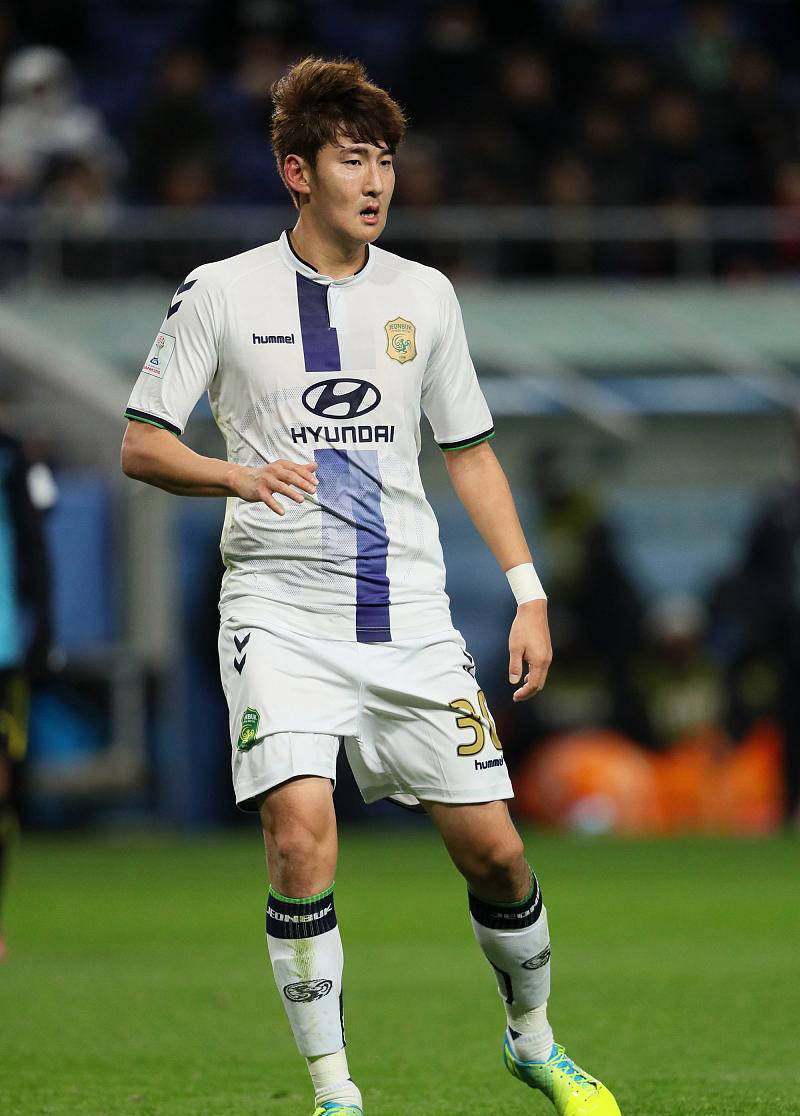 FC首尔士气高昂,备战关键比赛 FC首尔士气高昂,备战关键比赛